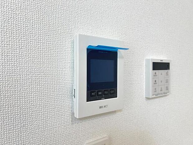 訪問者を確認できるTVモニター付きインターフォンです。