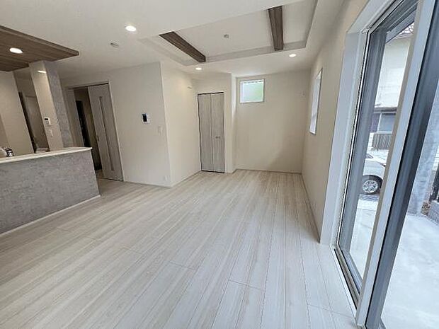 家族団らんの場所としてゆったりと居心地の良いリビングです。