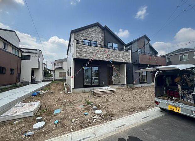 駐車場ももちろん完備しておりますのでお車所有の方にも心強いです。（工事中）
