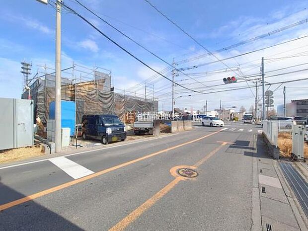 前面道路を含めた現地写真です。