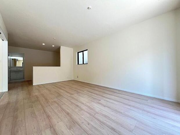 リビングダイニングになります。ご家族そろっての素敵な空間になりそうですね。