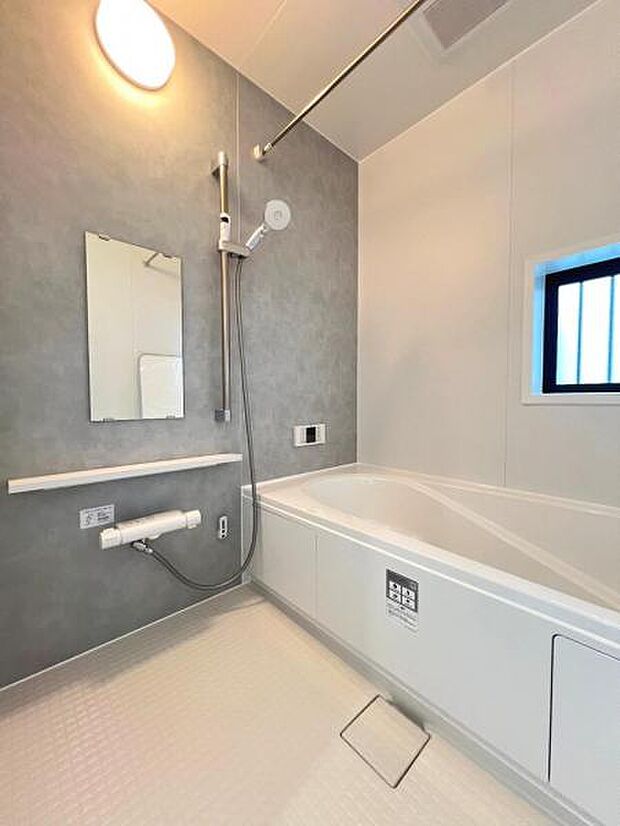 お風呂でほっとひといき。1日の疲れを癒しましょう。