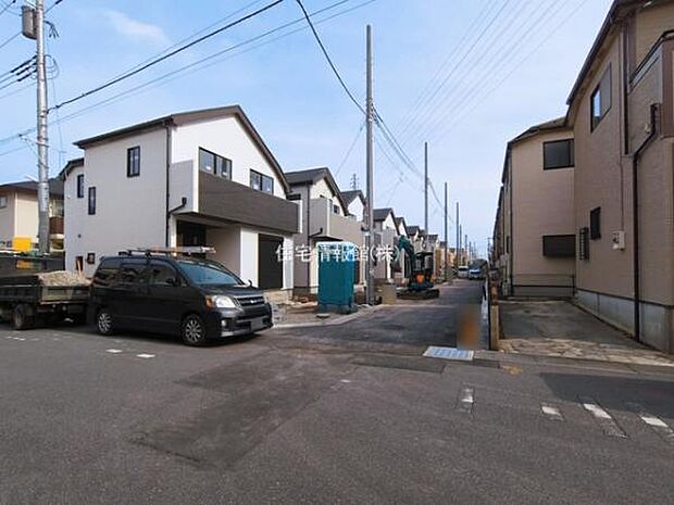 前面道路を含めた現地写真です。