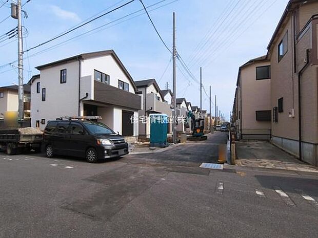 前面道路を含めた現地写真です。