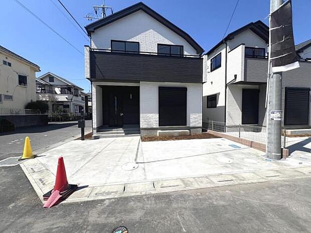 駐車場ももちろん完備しておりますのでお車所有の方にも心強いです。