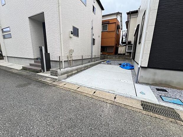 駐車場ももちろん完備しておりますのでお車所有の方にも心強いです。