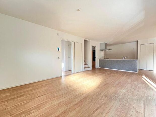 家族団らんの場所としてゆったりと居心地の良いリビングです。