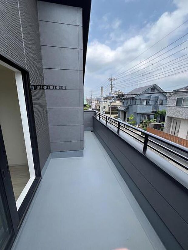 お洗濯ものを気持ち良く太陽の光で干せるのが嬉しいですね。