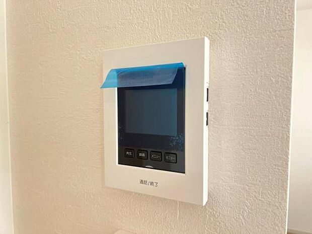 訪問者を確認できるTVモニター付きインターフォンです。