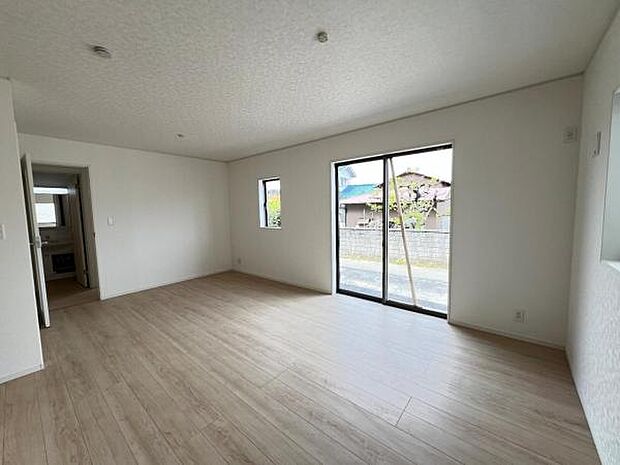 家族団らんの場所としてゆったりと居心地の良いリビングです。