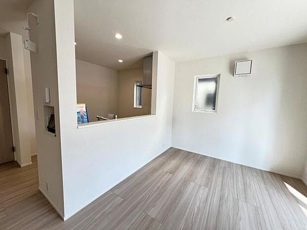 ご家族の温かい時間を演出するダイニングスペースです。