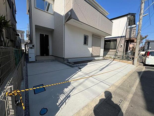 駐車場ももちろん完備しておりますのでお車所有の方にも心強いです。