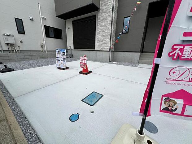 駐車場ももちろん完備しておりますのでお車所有の方にも心強いです。
