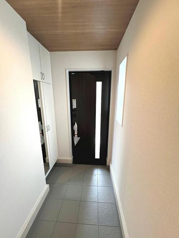 いつも気持ちよくご家族を迎えられる玄関です。