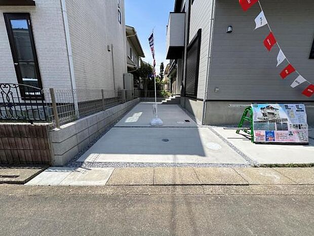 駐車場ももちろん完備しておりますのでお車所有の方にも心強いです。