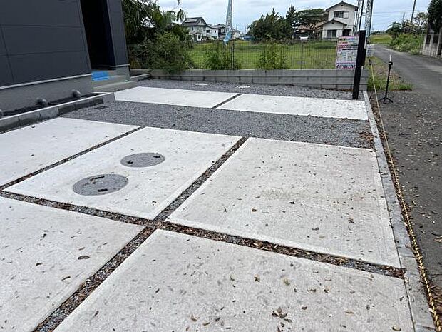 駐車場ももちろん完備しておりますのでお車所有の方にも心強いです。