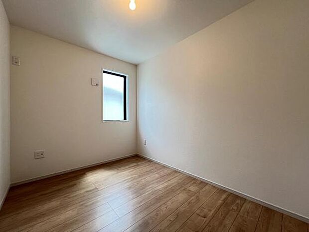子供部屋にもちょうど良い大きさのお部屋です。