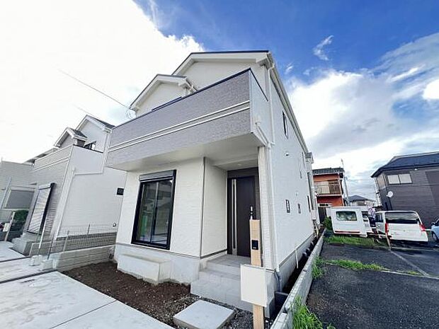 現地写真です。建物完成済・ご家族揃って建物と街並みをご覧いただけます。