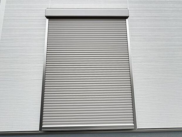 防犯シャッター設備のご紹介です。