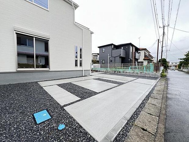 駐車場ももちろん完備しておりますのでお車所有の方にも心強いです。