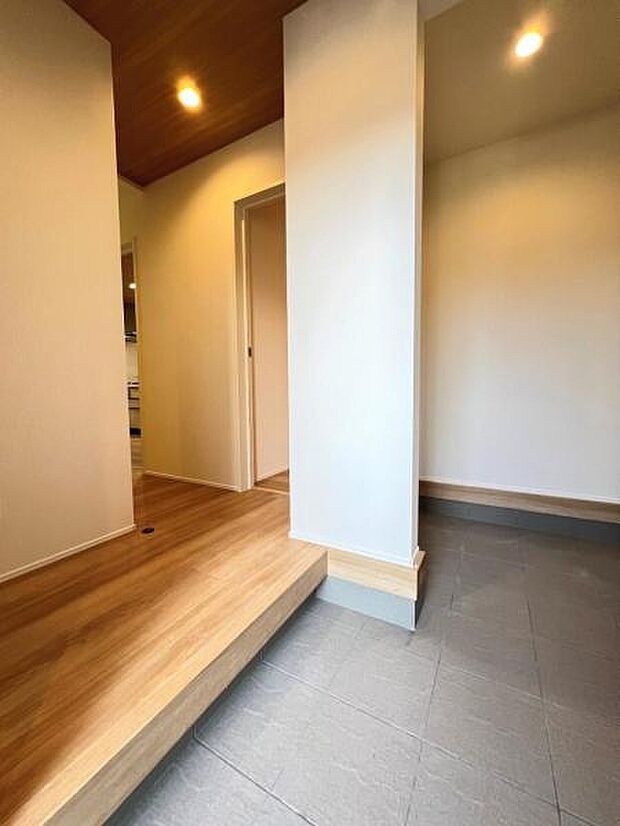 いつも気持ちよくご家族を迎えられる玄関です。