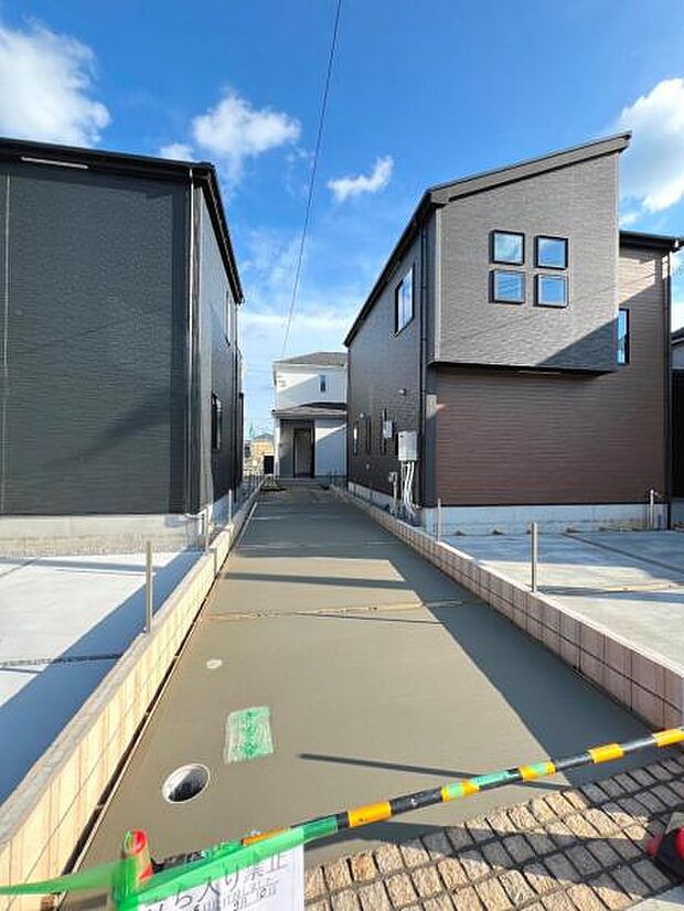 駐車場ももちろん完備しておりますのでお車所有の方にも心強いです。