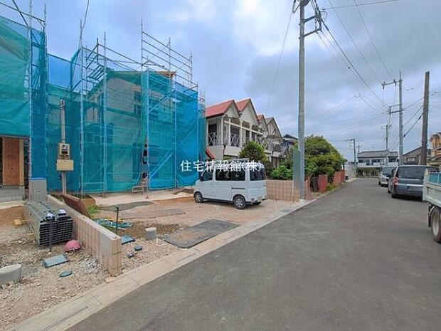 前面道路を含めた現地写真です。