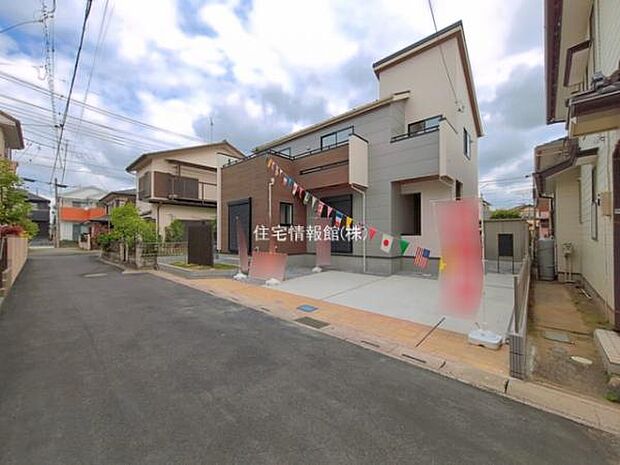 前面道路を含めた現地写真です。