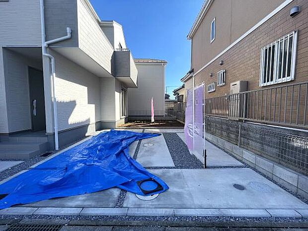 駐車場ももちろん完備しておりますのでお車所有の方にも心強いです。