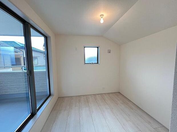 子供部屋にもちょうど良い大きさのお部屋です。