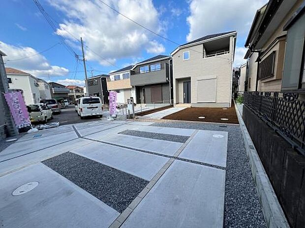 駐車場ももちろん完備しておりますのでお車所有の方にも心強いです。