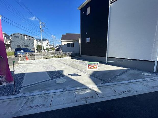 駐車場ももちろん完備しておりますのでお車所有の方にも心強いです。