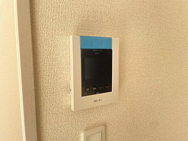 訪問者を確認できるTVモニター付きインターフォンです。