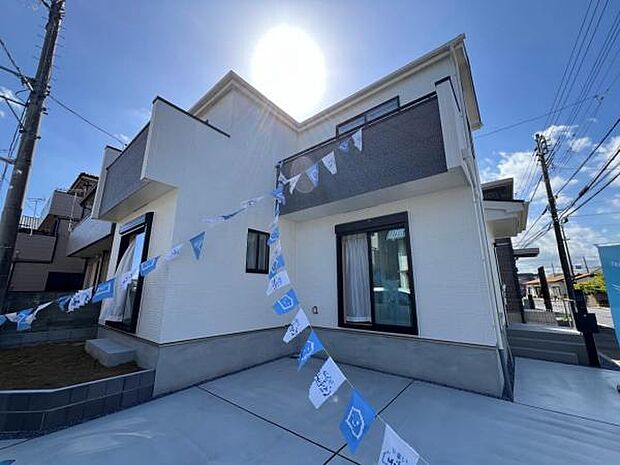 現地写真です。建物完成済・ご家族揃って建物と街並みをご覧いただけます。ぜひ現地をご覧くださいませ。