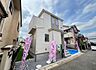 外観：前面道路を含めた現地写真です。
