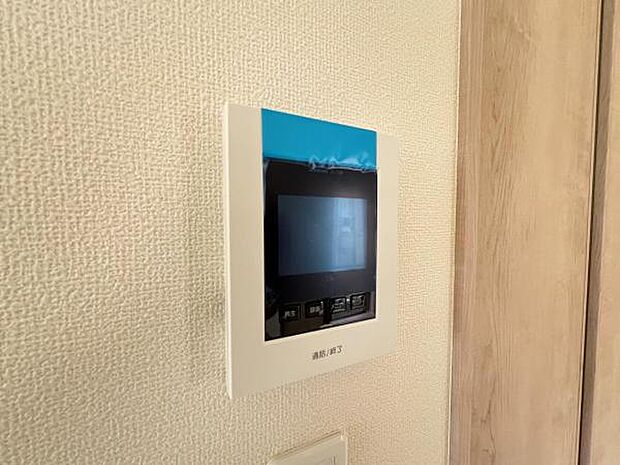 訪問者を確認できるTVモニター付きインターフォンです。
