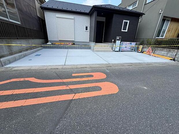 駐車場ももちろん完備しておりますのでお車所有の方にも心強いです。