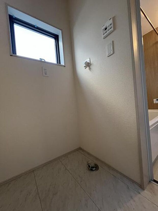 お天気を気にせずお洗濯ができ、室内干し可能です。