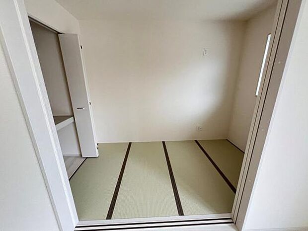 和室スペースです。畳のお部屋は寛げる空間ですね。