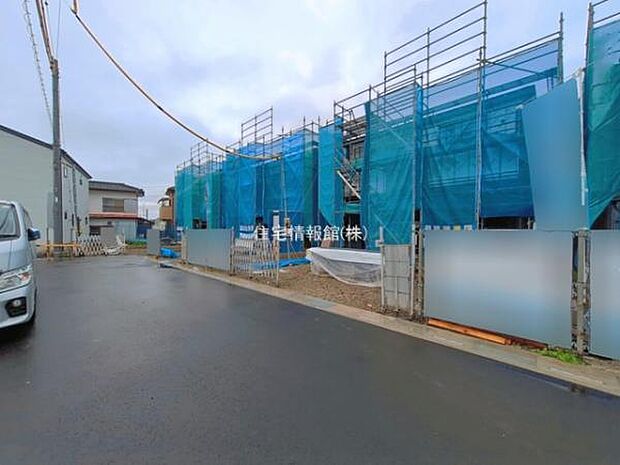 前面道路を含めた現地写真です。