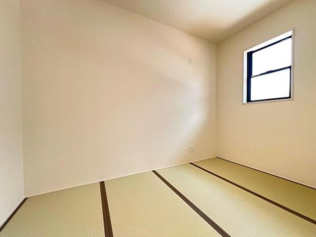 和室スペースです。畳のお部屋は寛げる空間ですね。