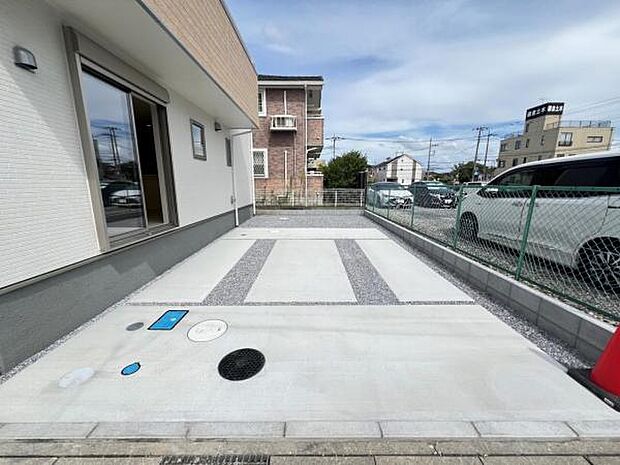 駐車場ももちろん完備しておりますのでお車所有の方にも心強いです。