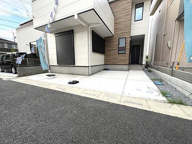 駐車場ももちろん完備しておりますのでお車所有の方にも心強いです。