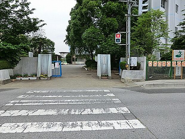 春日部市立八木崎小学校まで約640m(徒歩8分)