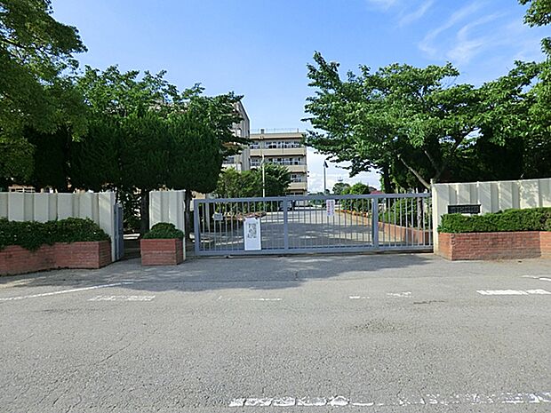 春日部市立春日部南中学校まで約2700m(徒歩34分)