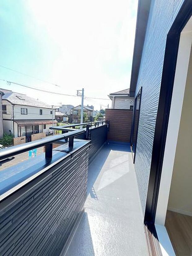 お洗濯ものを気持ち良く太陽の光で干せるのが嬉しいですね。