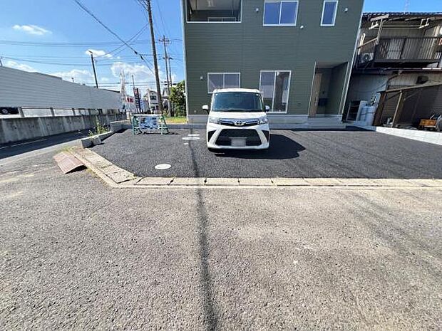 駐車場ももちろん完備しておりますのでお車所有の方にも心強いです。