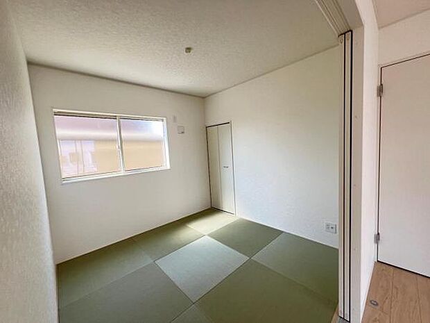 和室スペースです。畳のお部屋は寛げる空間ですね。