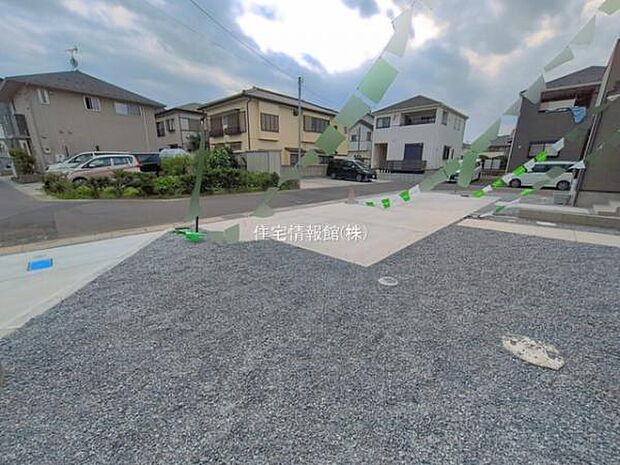前面道路を含めた現地写真です。