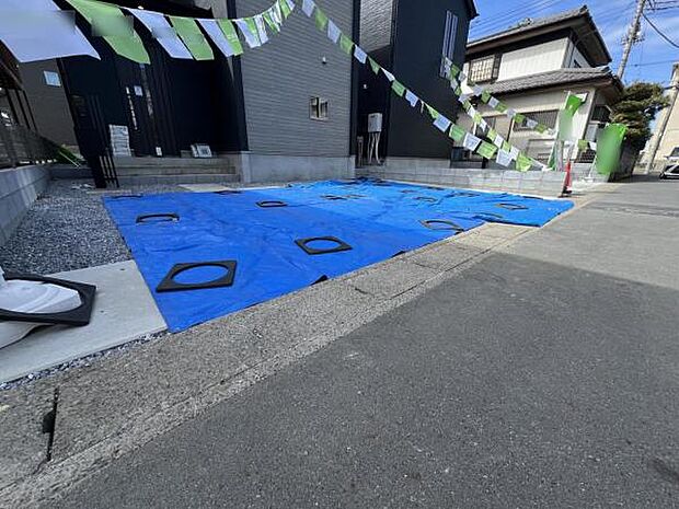 駐車場ももちろん完備しておりますのでお車所有の方にも心強いです。